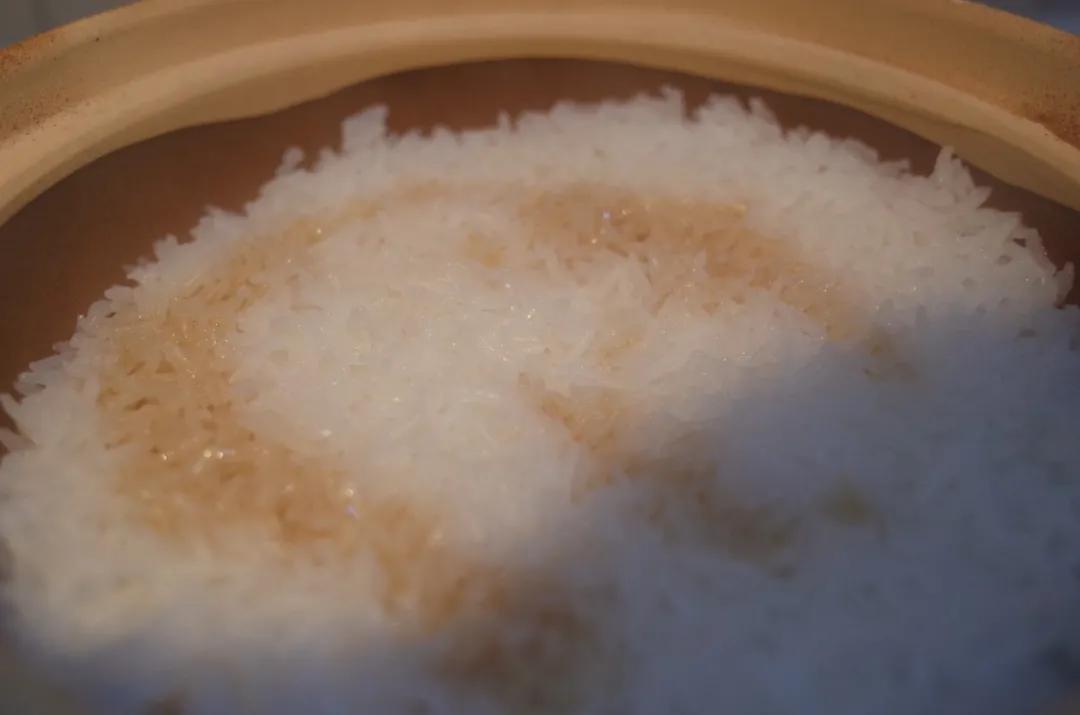 香港师傅教你做美食,香港正宗煲仔饭做法