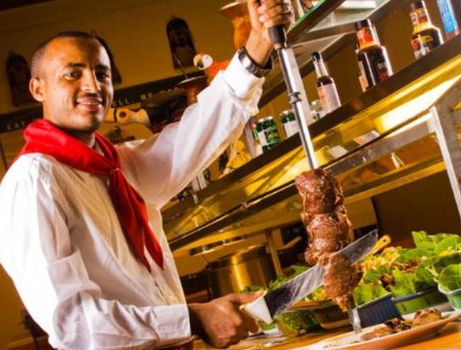 巴西人吃巴西烤肉拌饭,巴西人吃烤肉