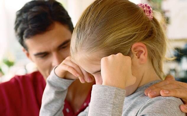 孩子拿家里的钱该怎么管教,面对孩子把钱送给小朋友怎么办