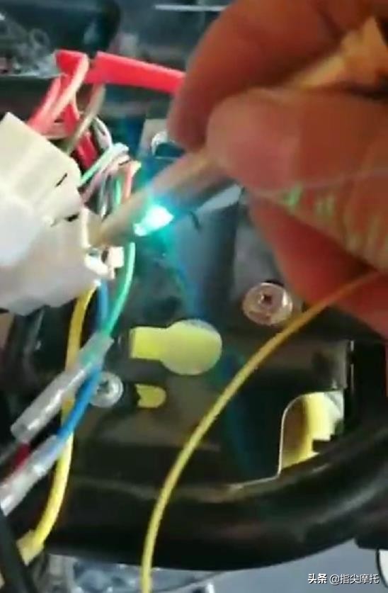 摩托车电瓶总是亏电？看懂这几个方法，你也会维修摩托车充电系统