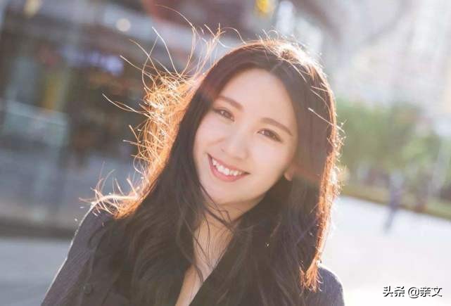 90后女富豪崛起23岁就坐拥7百亿,中国首个白手起家80后首富