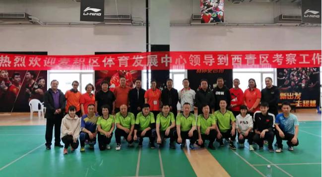 手抛球凌空抽射,手扑球运动视频