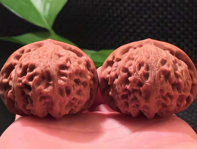 盘了多年的核桃如何辨认真假,盘玩核桃辨认真假