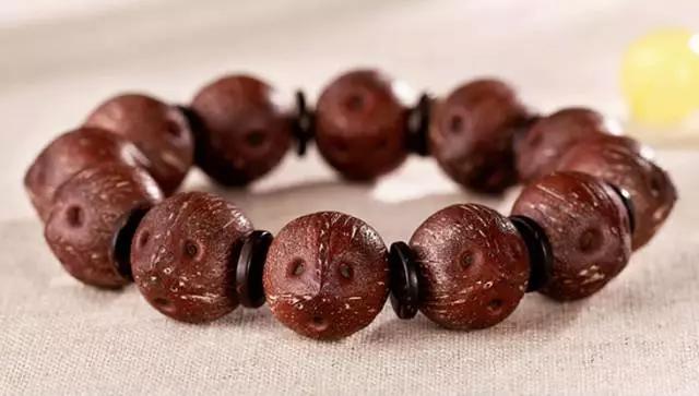 鸡爪骨文玩市场价格,最靠谱的文玩价格参考表赶紧收藏