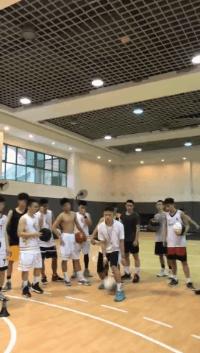 一分钟教你学会走位,每日一招过人动作