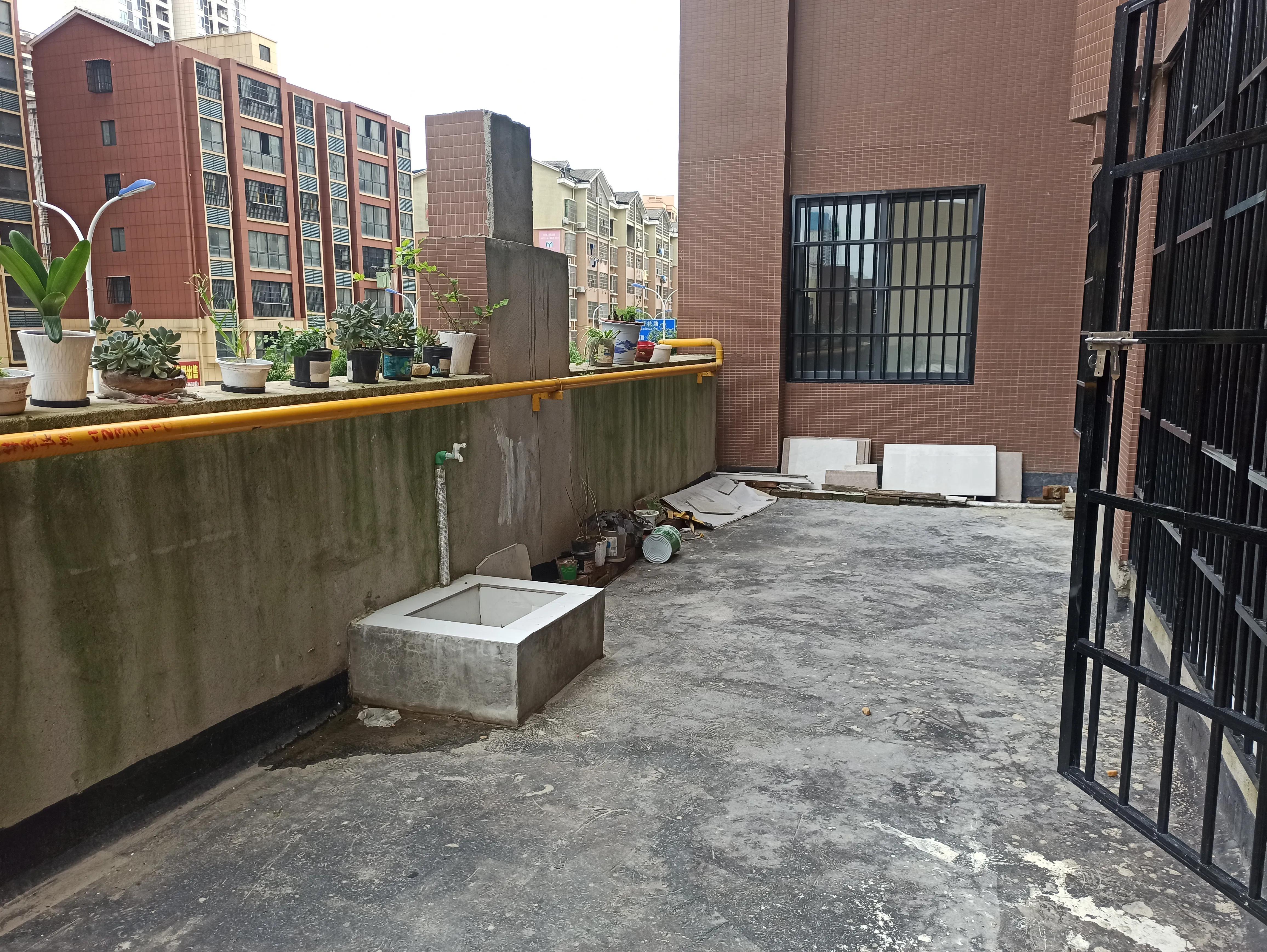 为了便宜的房子买了顶层,为了省钱买了顶楼的房子