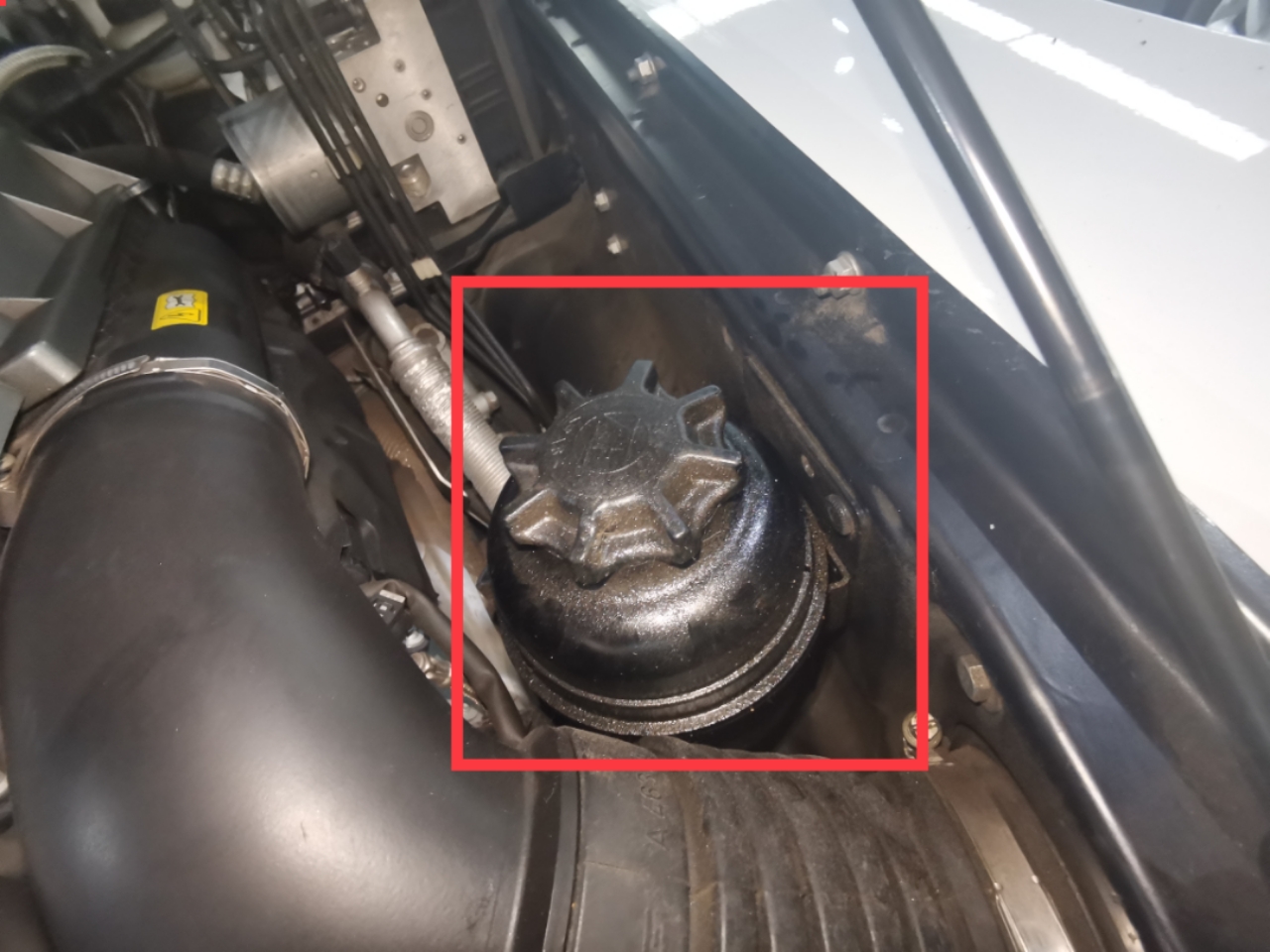 5年的奔驰C260还会贬值多少,十多年的奔驰g值得买吗