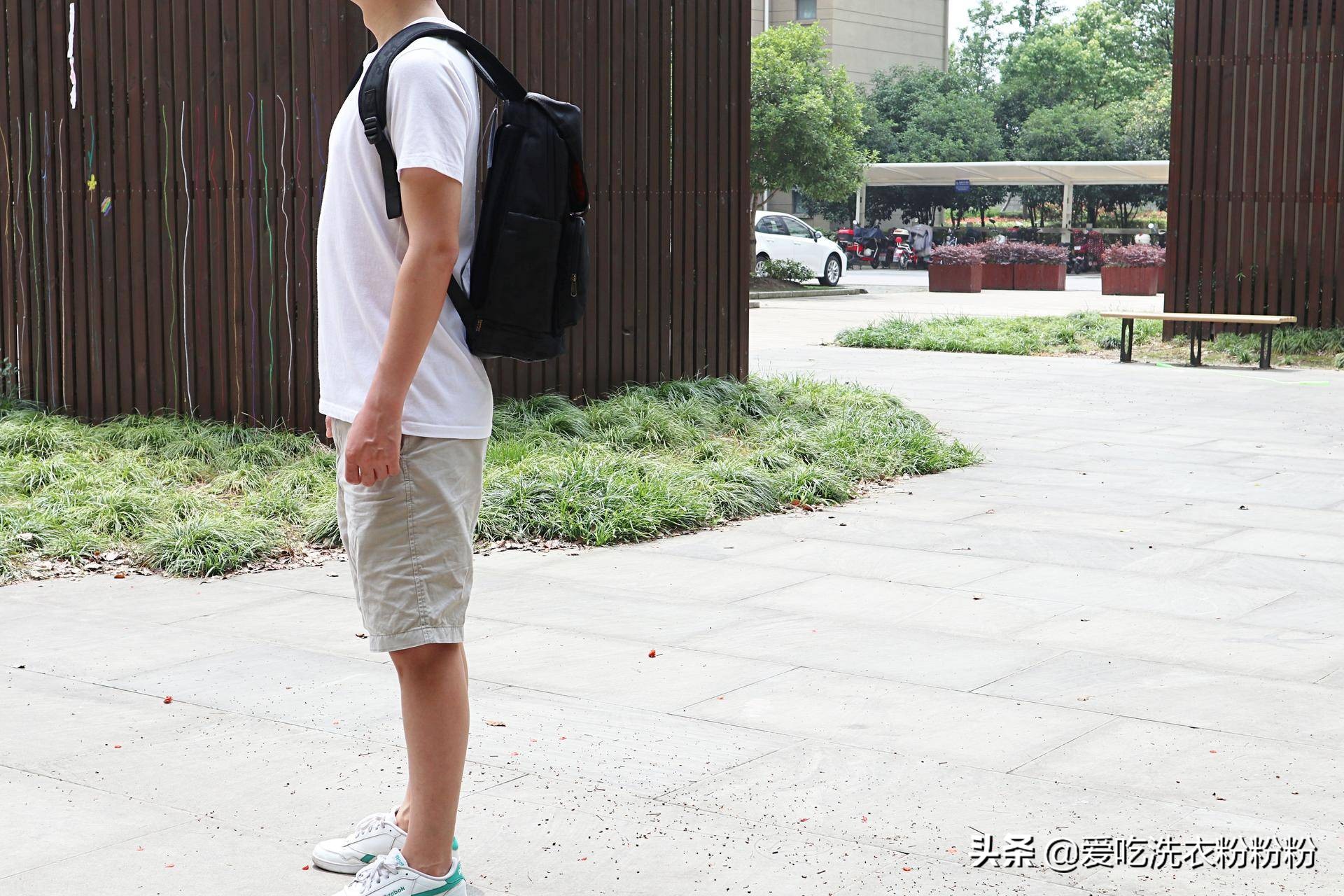 通勤出游两不误——tomtocA90暗纹迷彩双肩包