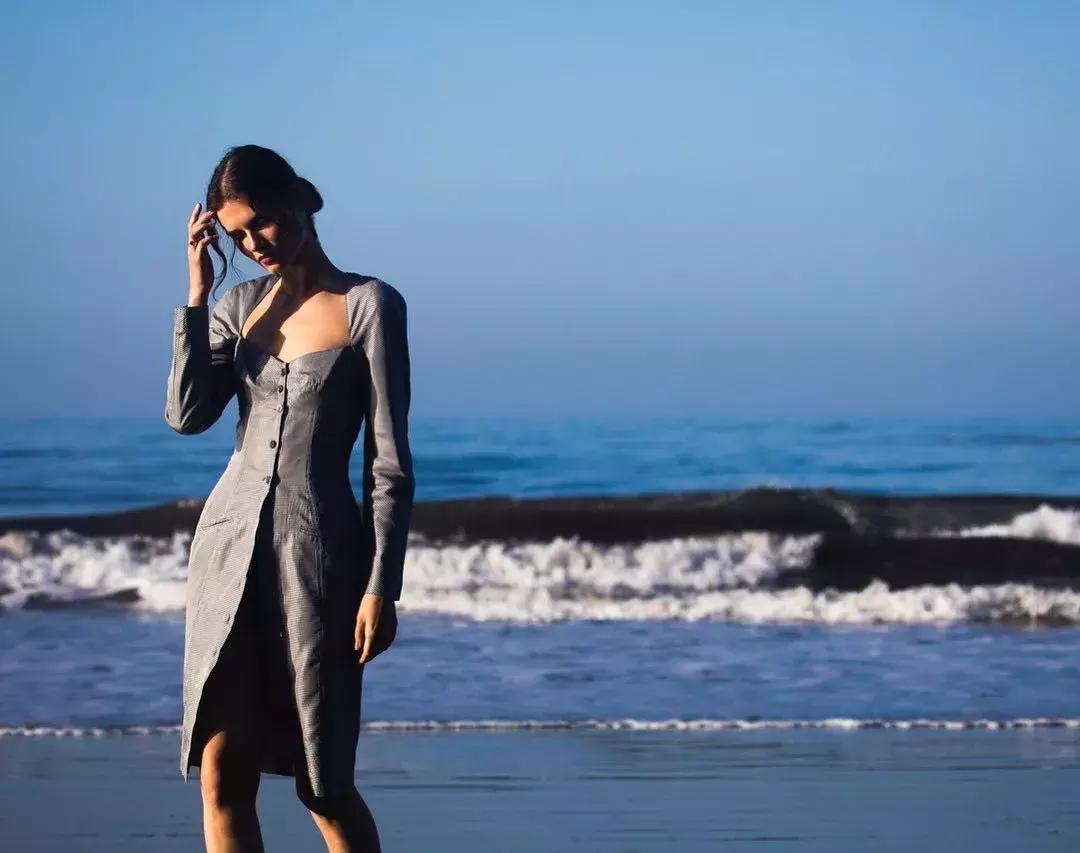 每次穿衣服感觉特别厚重,每次穿衣服的时候都觉得难受