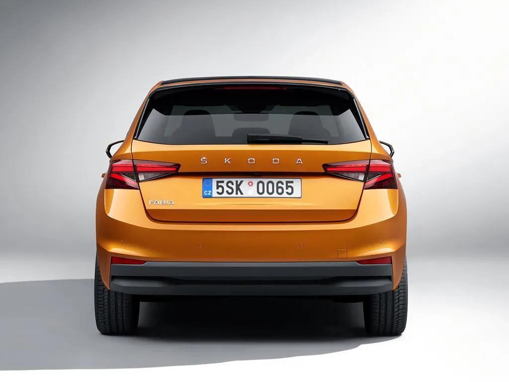 15年晶锐和polo哪个更值得入手手动,飞度雨燕晶锐polo哪款好