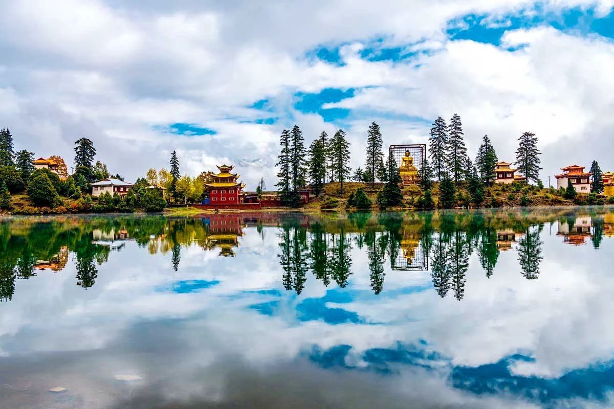 甘孜稻城亚丁景区圣水门优惠,甘孜免门票景点到什么时候