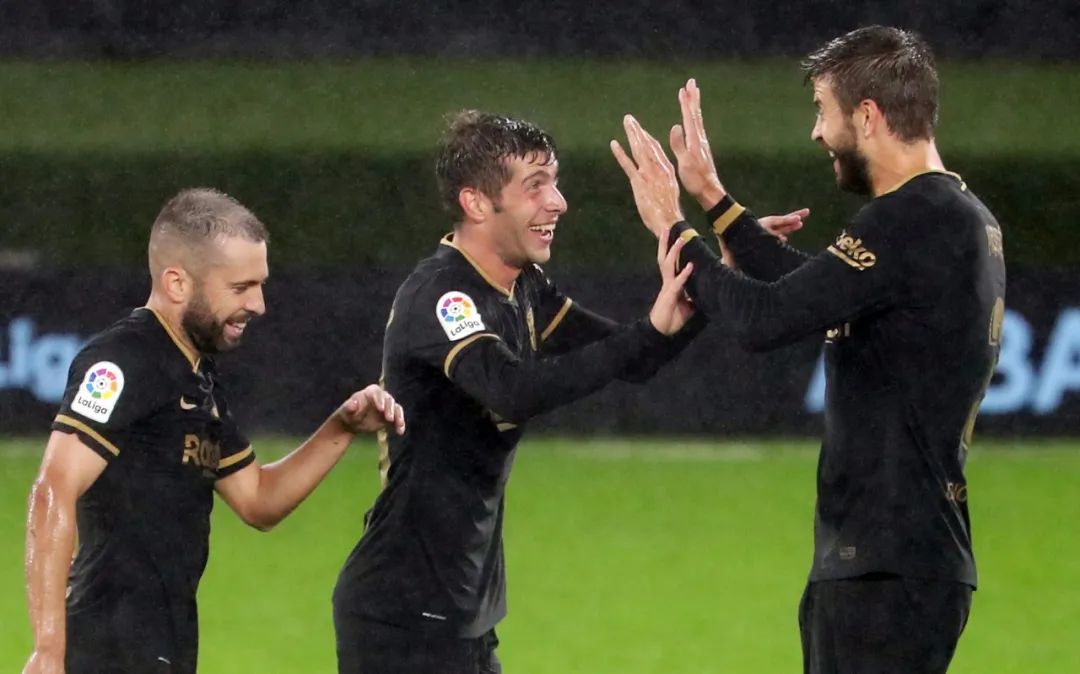 罗贝托凭啥在巴萨立足,罗贝托巴萨一线队首秀