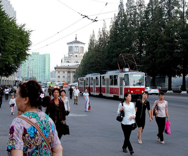 朝鲜普通百姓每天能收入多少钱,朝鲜普通工人收入多少