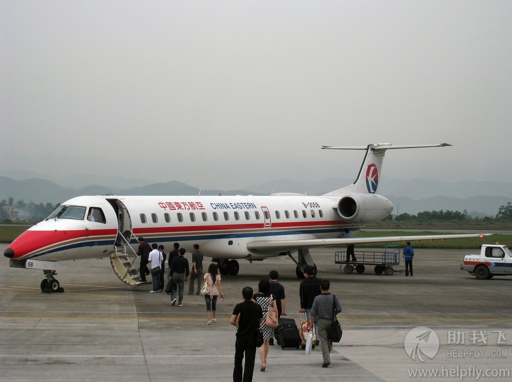 为什么偏偏是你原版视频,为啥有的航班不靠廊桥