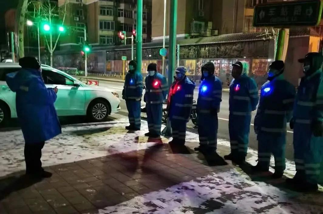 实拍！－10℃阵风7级，通州街头4000余名环卫工人在岗，消杀清扫防控疫情