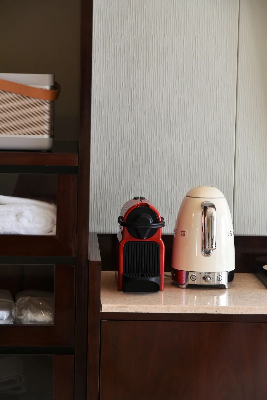 「觅趣小镇新都·原舍绿茵」湖畔泳池，畅玩斑竹园足球音乐小镇