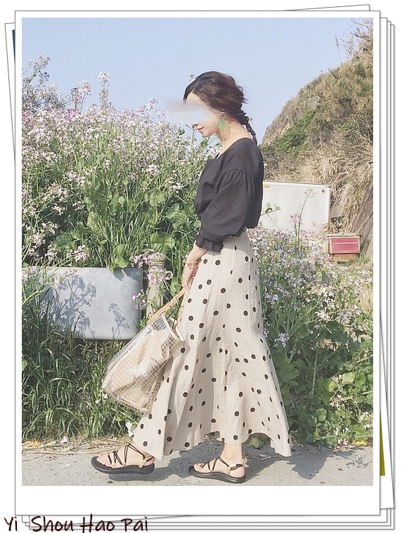 即将流行的法式波点裙,今年流行波点连衣裙吗