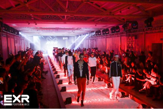 exr外套三条杠,exr品牌为什么不火了