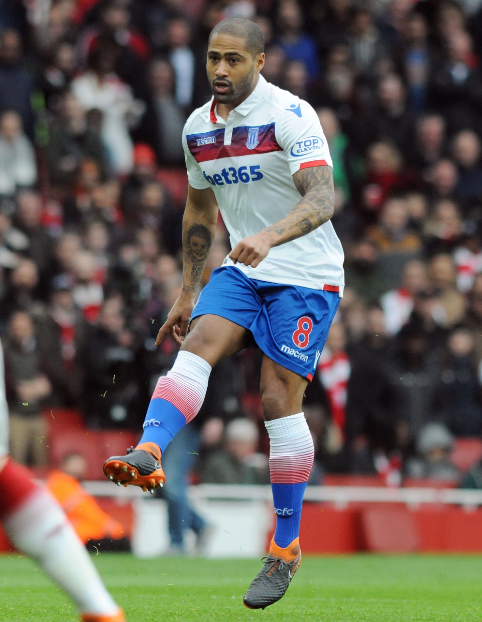 格伦约翰逊威廉,格伦约翰逊中后卫