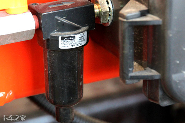 胎压监测能自动给轮胎充气吗,轮胎胎压怎样自己动手放气