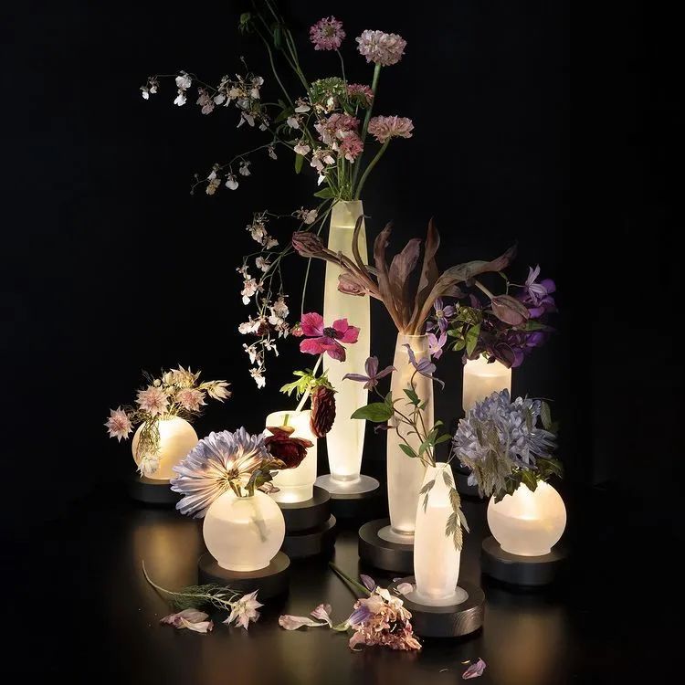 坐Hermès沙发，打GUCCI扑克…米兰设计周上还有什么好东西？