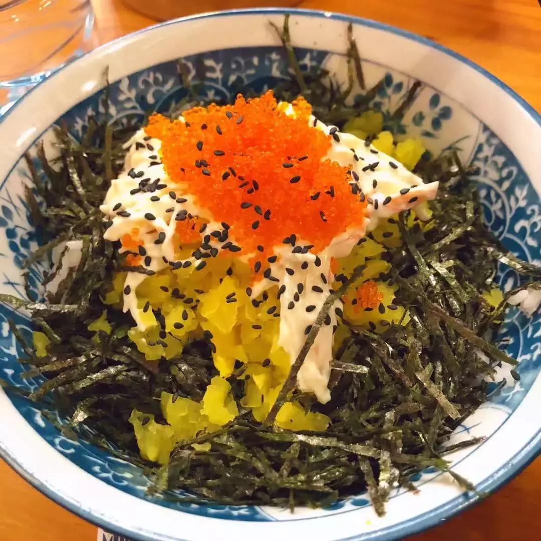 广州爆火的韩国年糕火锅 (韩国美食一条街部队火锅)