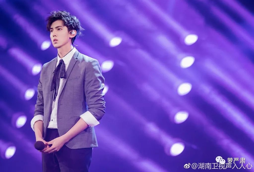 一开始我以为爱上了实力派，没想到他们还全是梗王