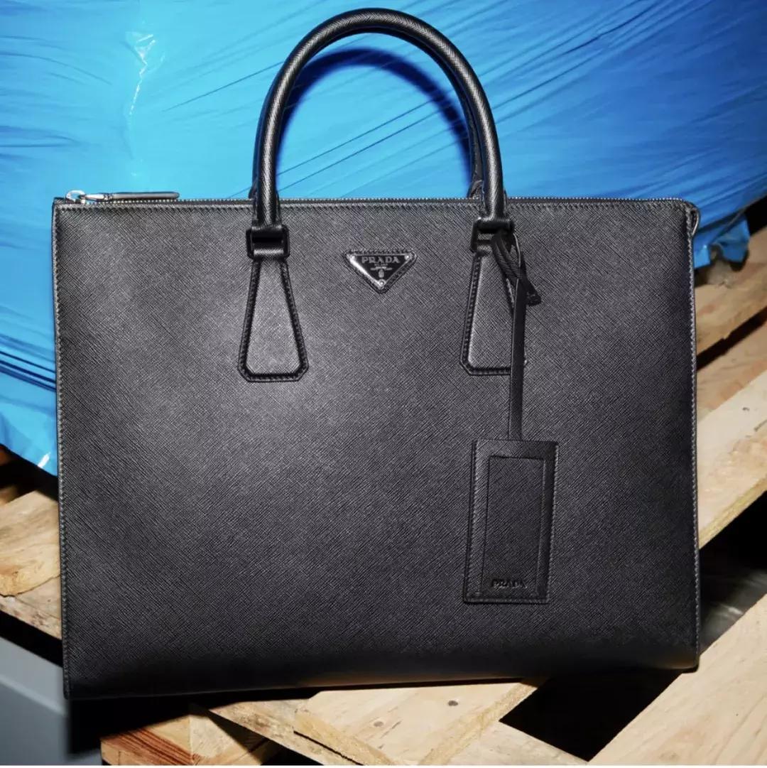 最值得男生入手的包,要颜值还是要内涵