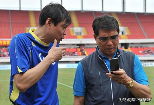 范志毅和徐弘比武,范志毅说空心萝卜