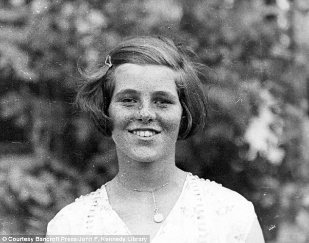 肯尼迪家族“隐身女孩”：美丽而有智力缺陷，23岁接受“脑切除”