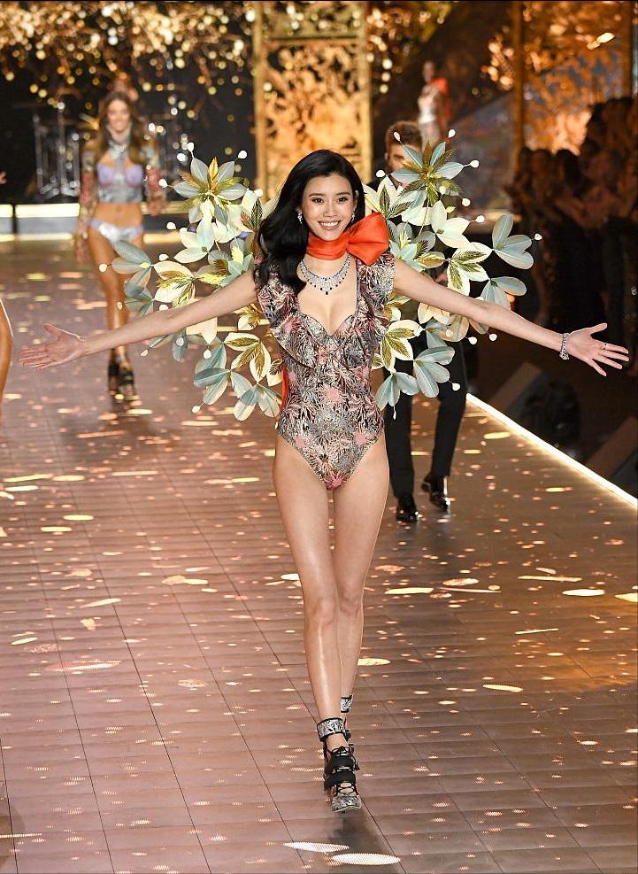 一摔成名的奚梦瑶,一摔成名偶遇奚梦瑶何猷君