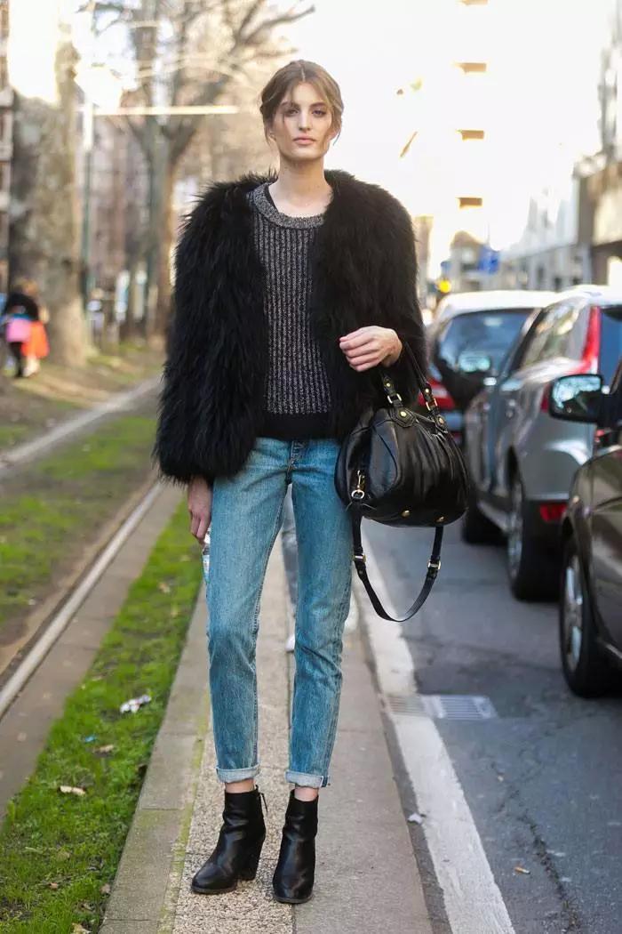 同事穿了一件新的大衣,皮草怎么穿不胖中长款