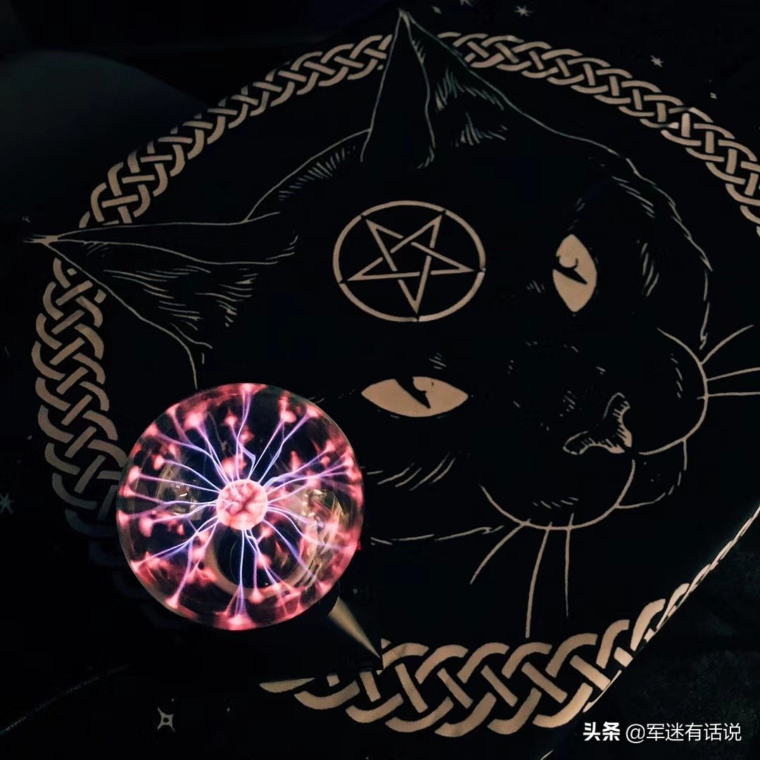 靠精通占卜成为著名间谍，12卷遗作流传世间