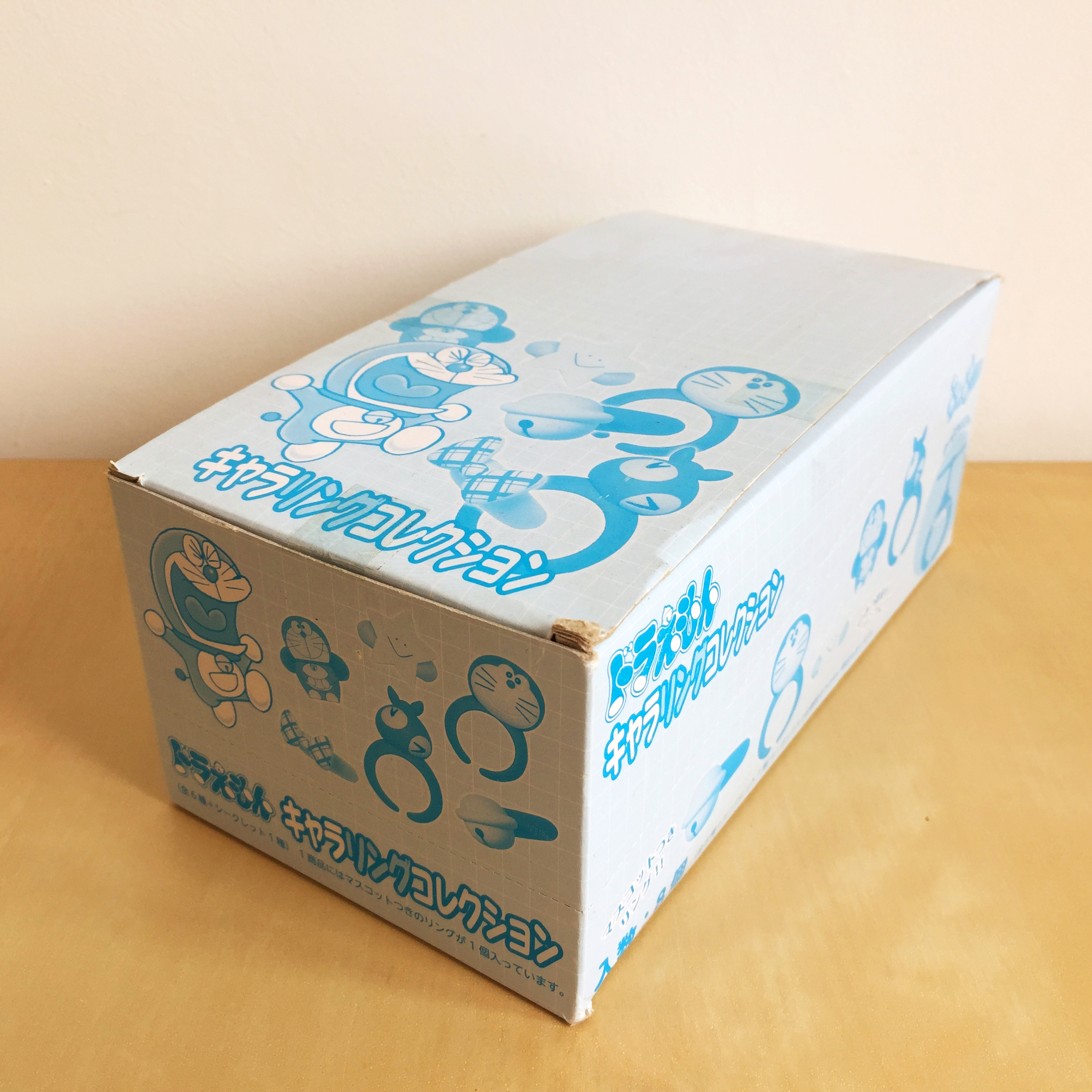 满满的《哆啦a梦》元素玩具戒指盒玩测评