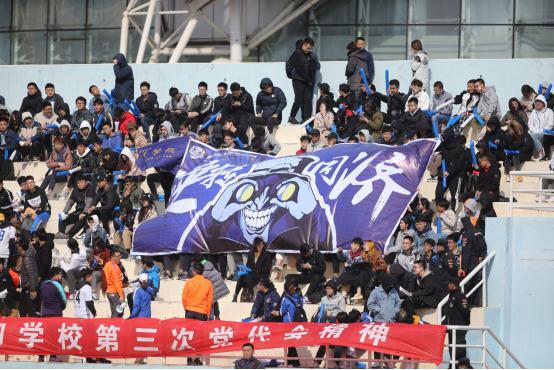 CUFA联赛青岛大学队随队记者20人，他们让很多中超球队都汗颜！