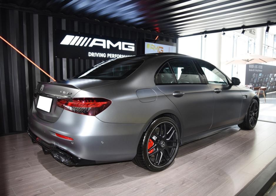 奔驰amge63s钢炮10万,amge63s尾部
