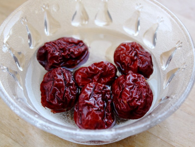 莲子百合和什么煲汤最好,百合莲子红枣粥做法儿童