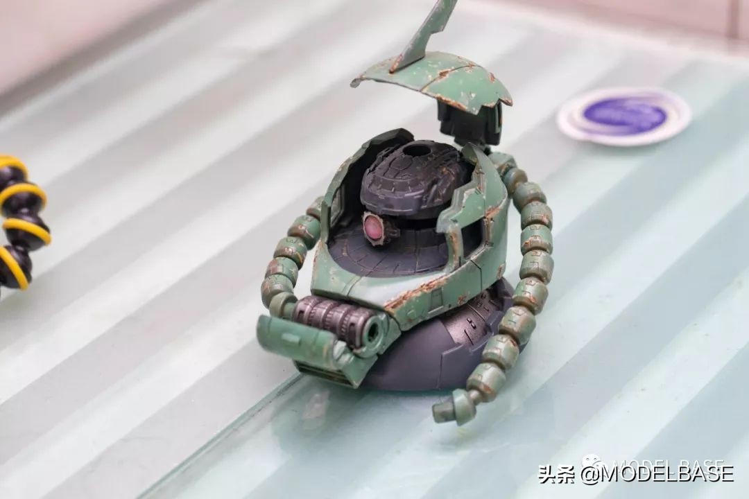 扎古扭蛋头组装,万代蓝标扎古和红标扎古