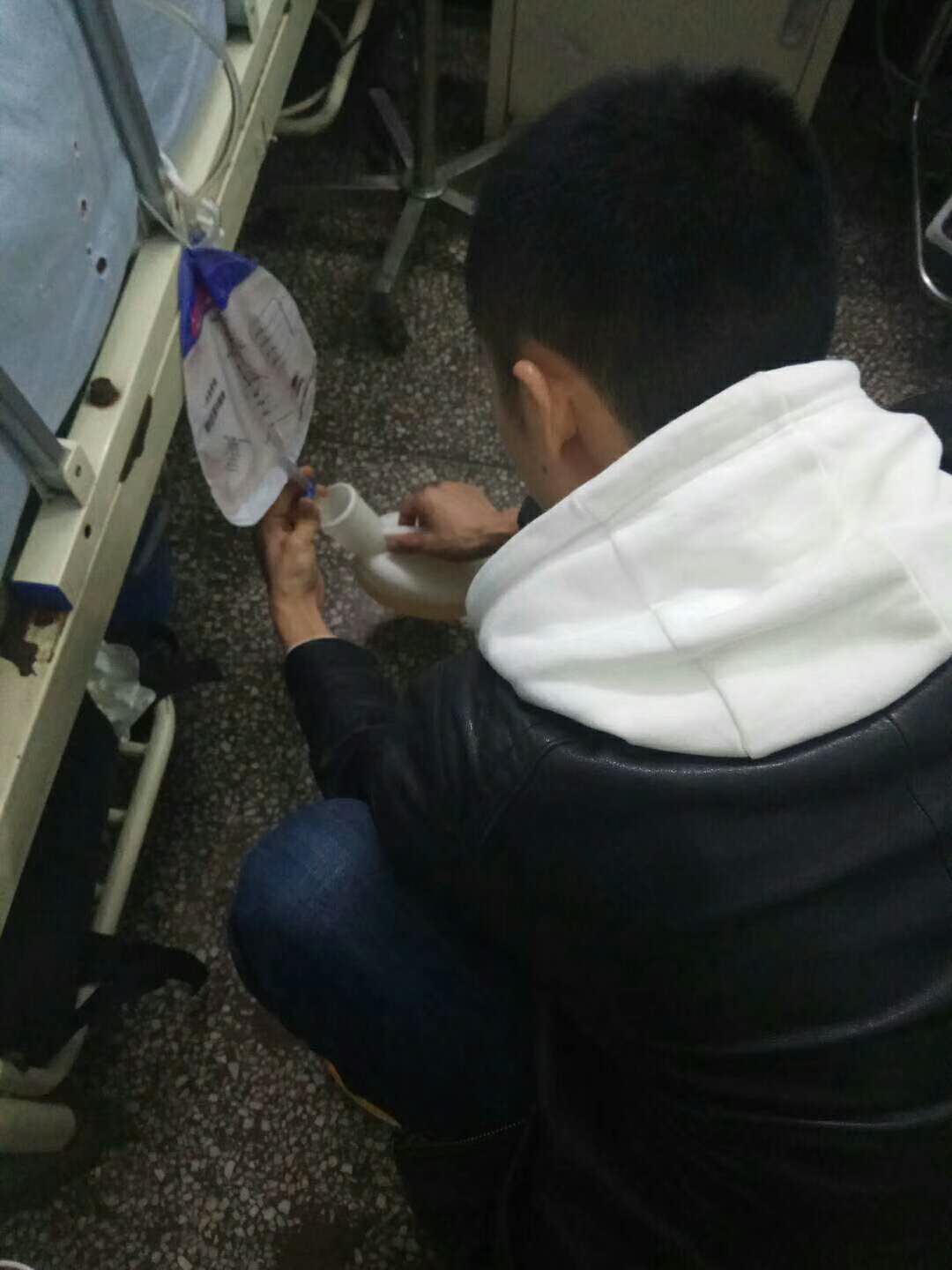 爸爸突发脑溢血去世,我的仨妈俩爸李爸爸脑溢血