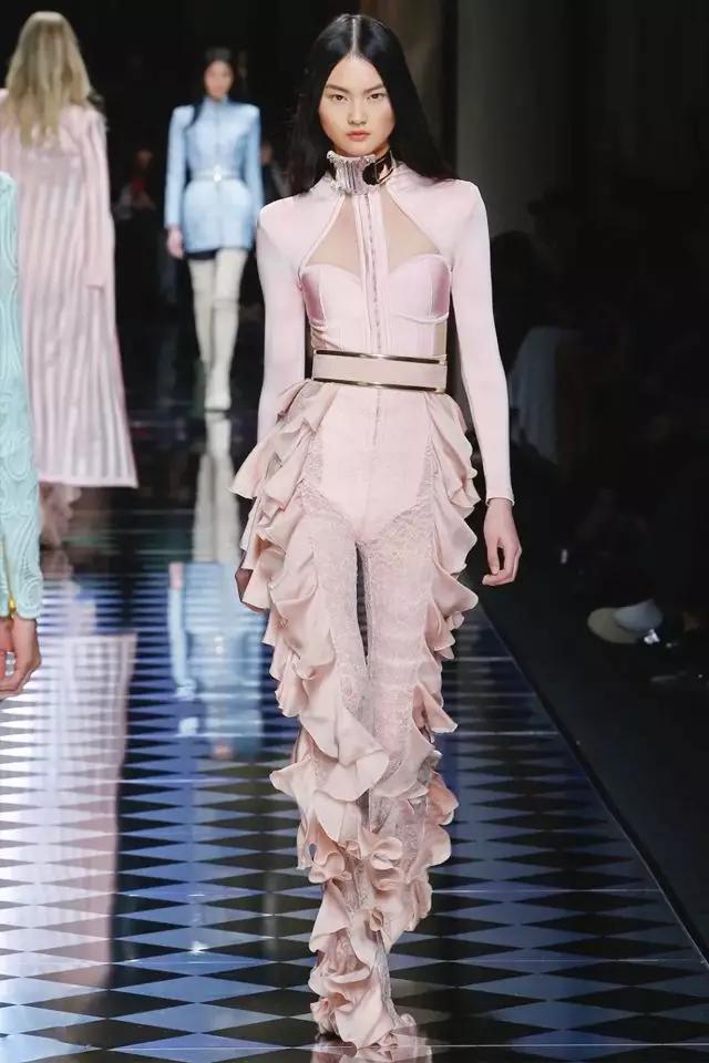 刘雯贺聪巴黎时装周完整版,巴黎时装秀贺聪