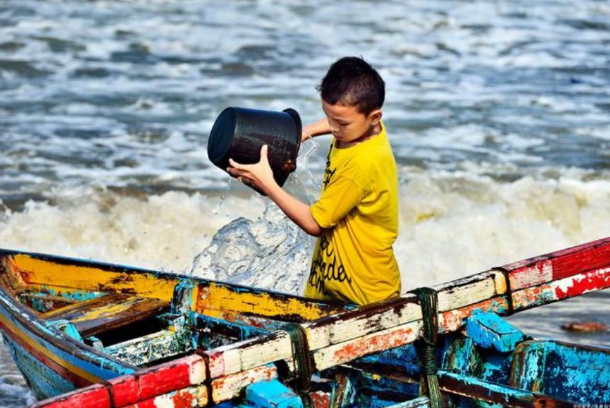 日本对学生进行扭曲教育,日本裸式教育新闻