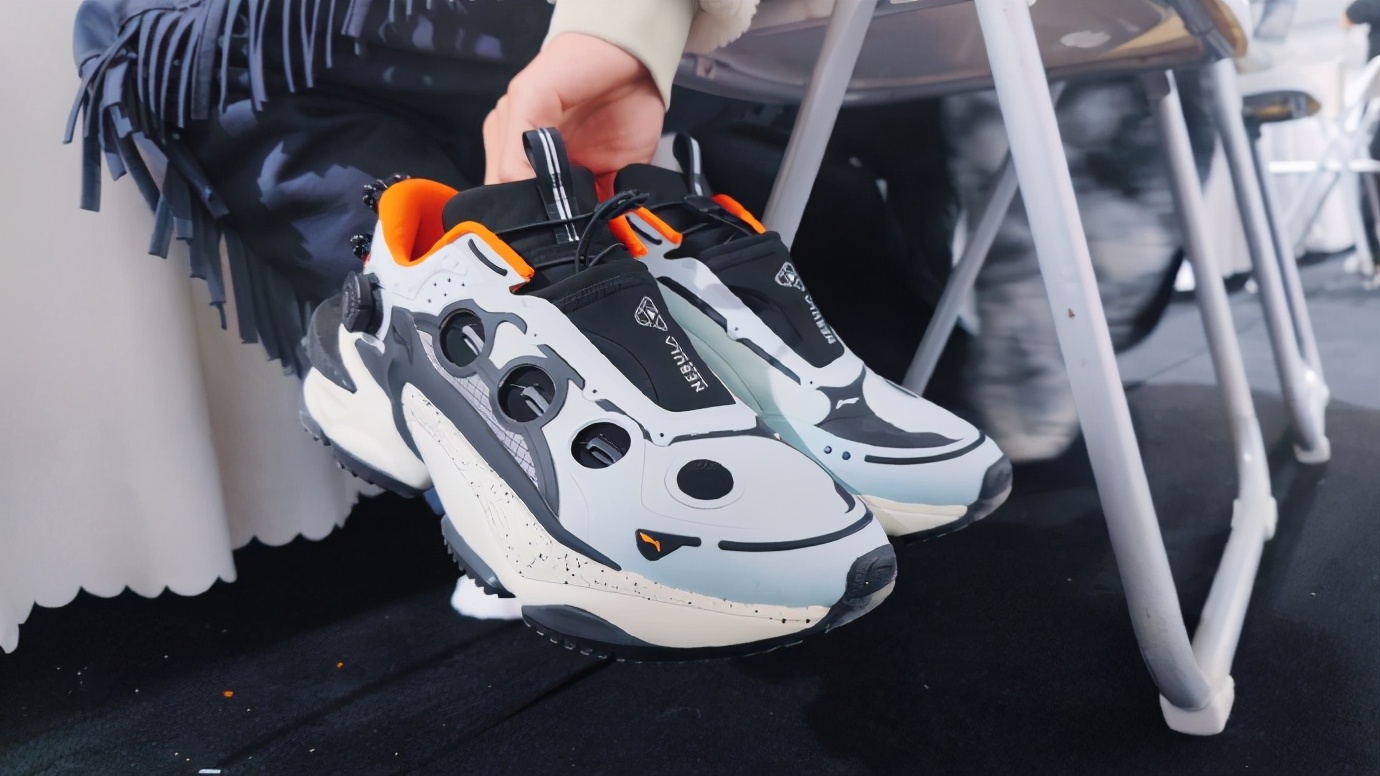 李宁时装周悟道鞋,李宁2018款悟道