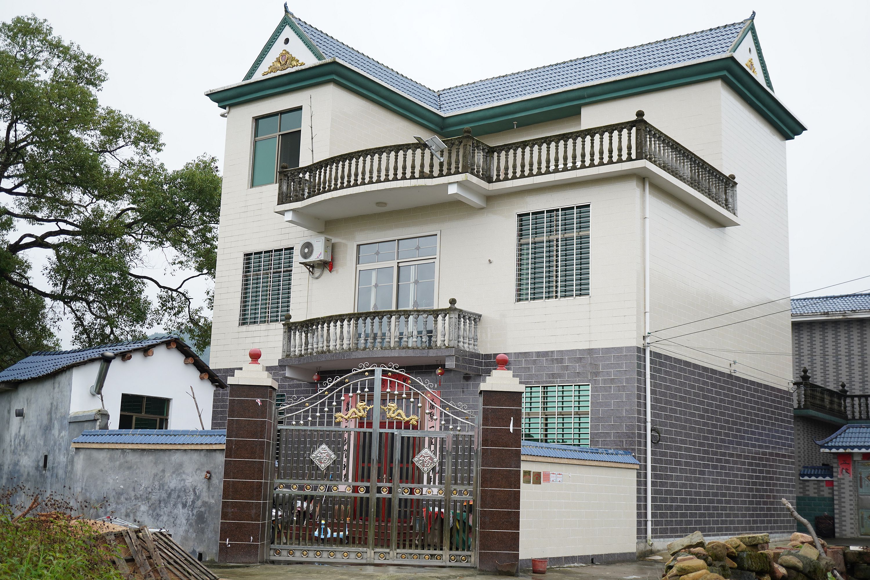 小米墙挂式监控摄像头,1台监控摄像头连接二台录像机