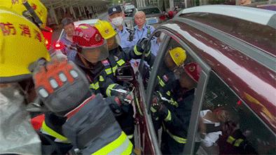 看儿子踢球真是一种享受,看儿子踢球视频心里好激动