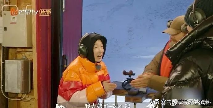平胸女孩有什么特征,平胸女孩也能穿出高级感