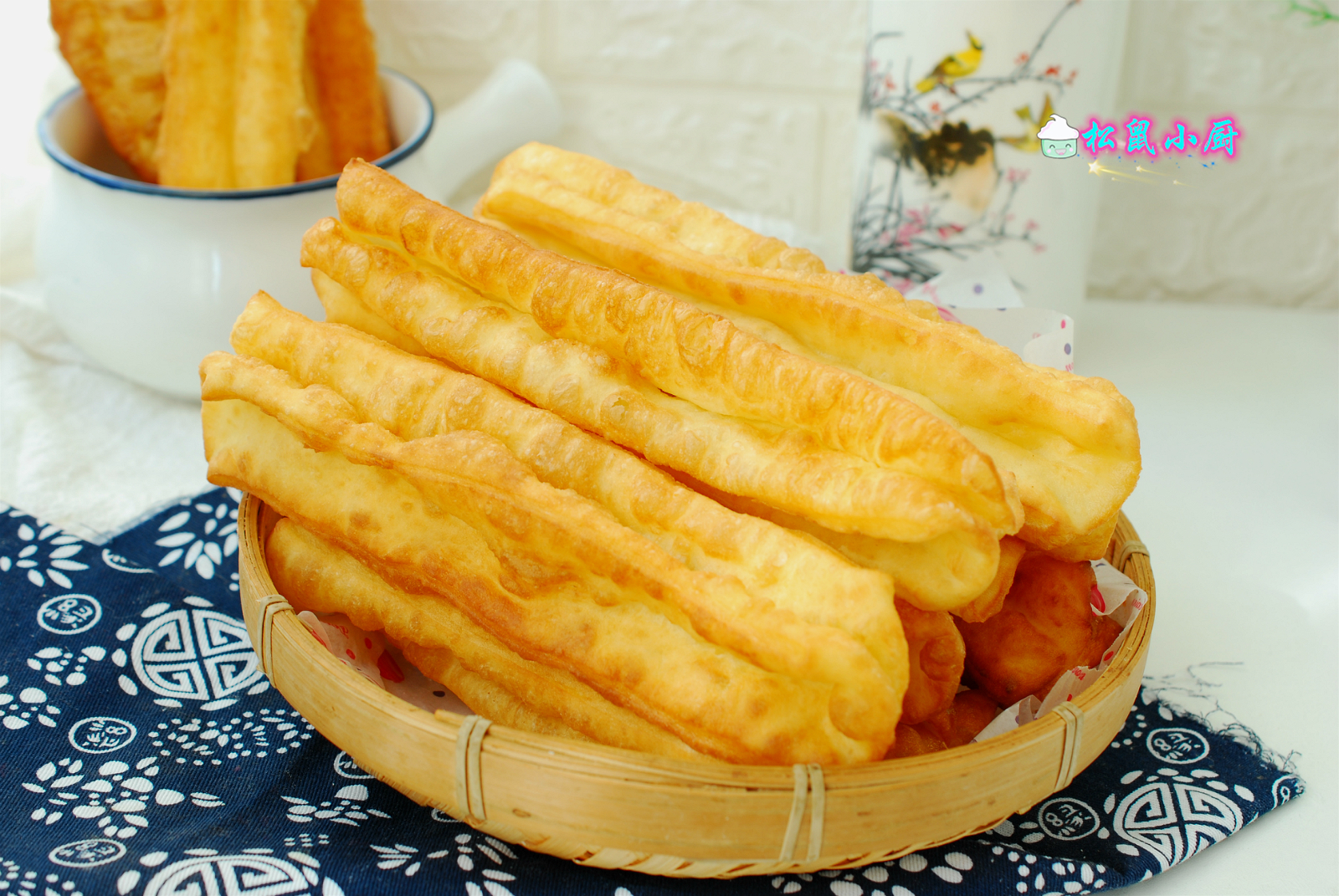 油条师傅教程,油条店老板教你做金黄酥脆大油条