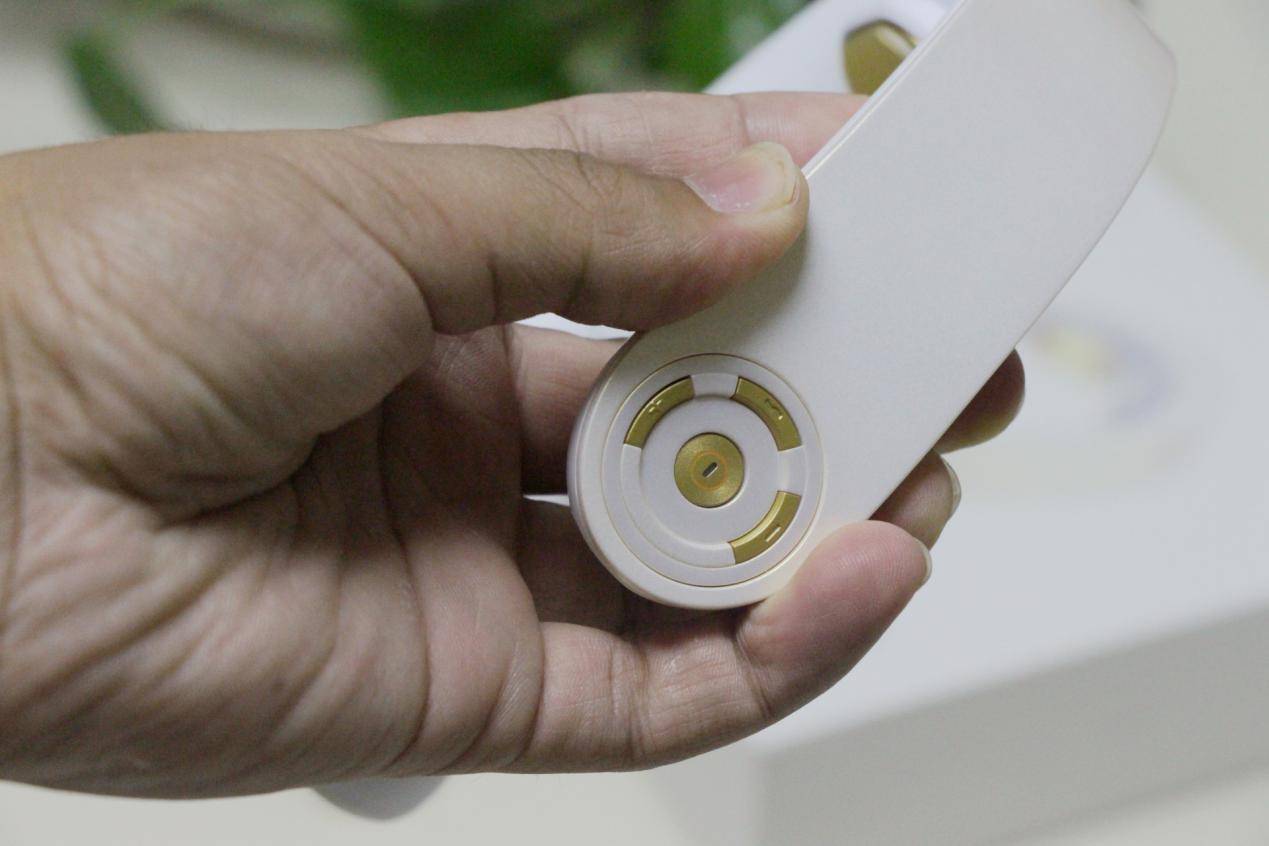 15档力度调节，缓解你颈部酸痛：图拉斯颈部按摩仪体验