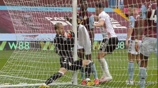 高科技现1/9000几率罕见误判！英超复赛首日就遇上了