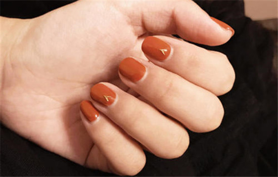 做美甲不涂防溢胶正常吗,美甲不封层有什么好处