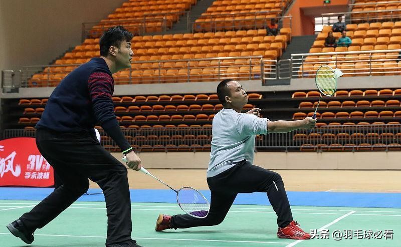 你的球馆年轻人多吗？身为年轻人的你，有多久没有打羽毛球了？